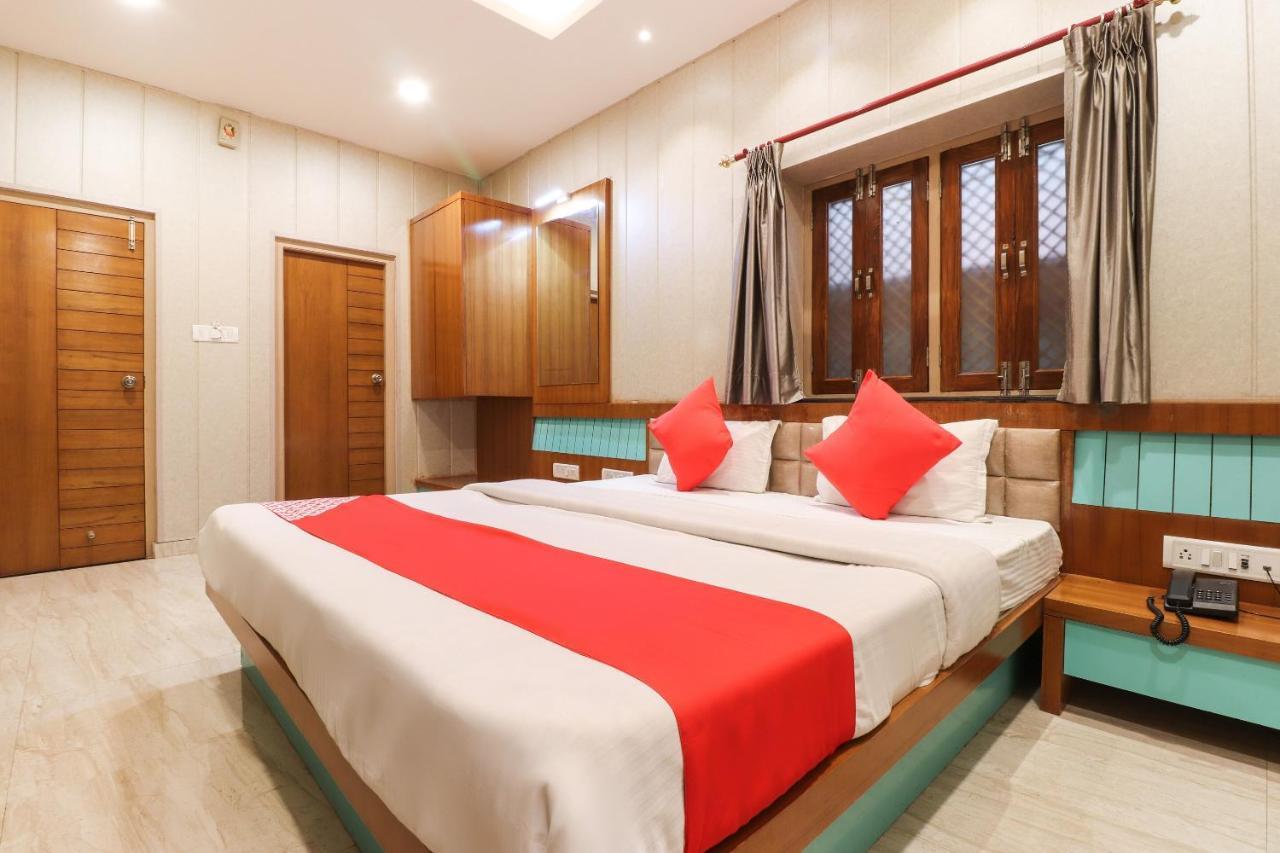 Ayodhya Oyo 26781 Hotel Raghupati المظهر الخارجي الصورة